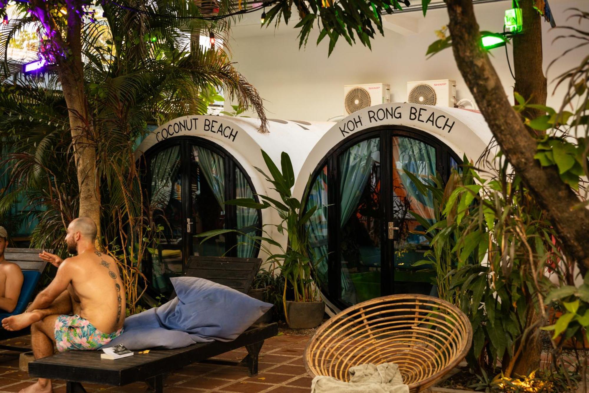 White Rabbit Hostel Siem Reap Exterior photo