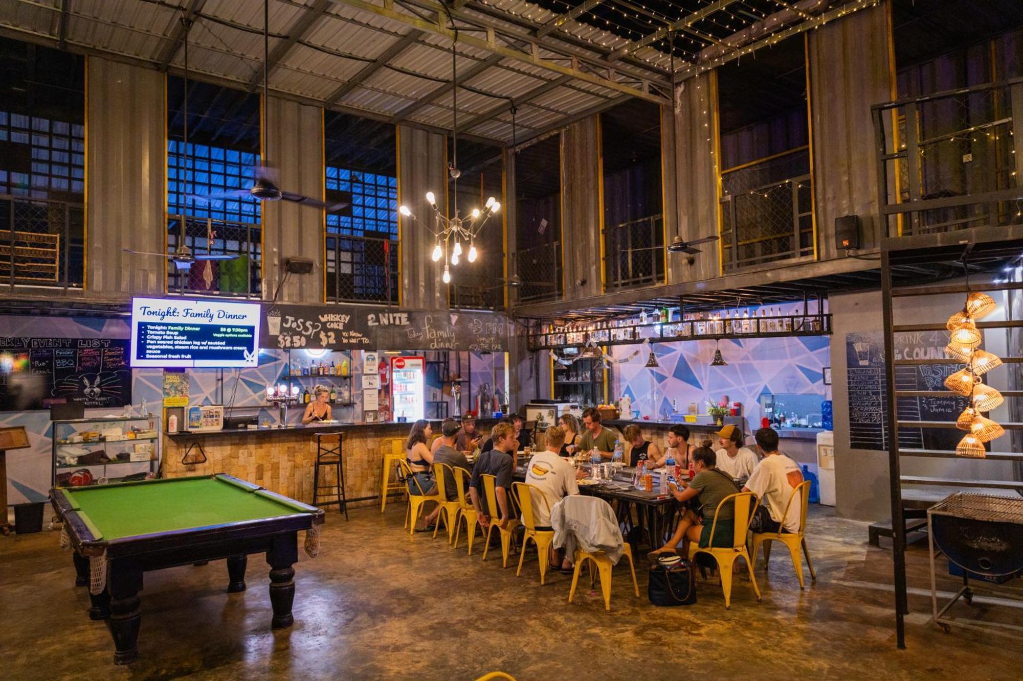 White Rabbit Hostel Siem Reap Exterior photo